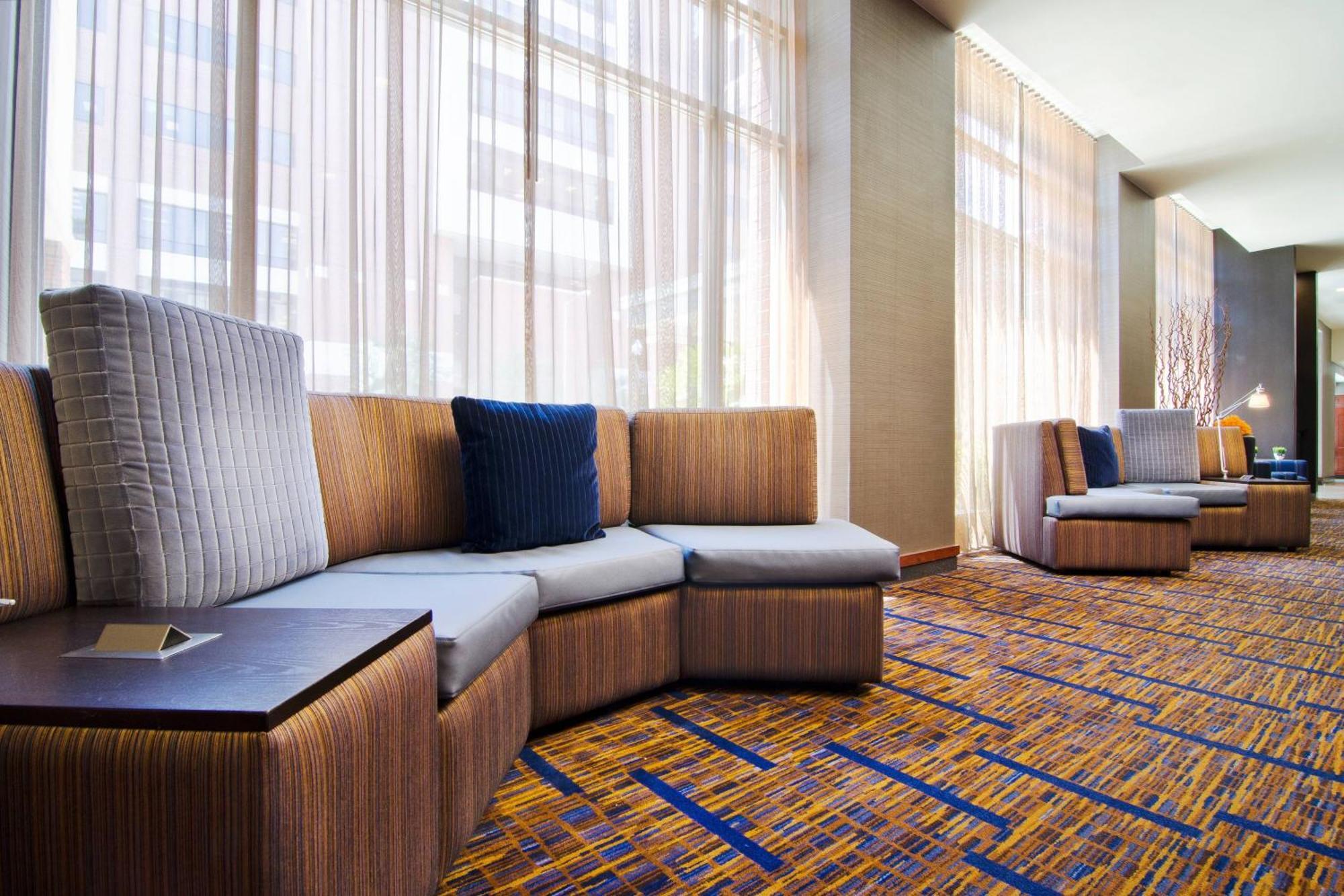 Courtyard By Marriott Birmingham Downtown At Uab Hotel Ngoại thất bức ảnh